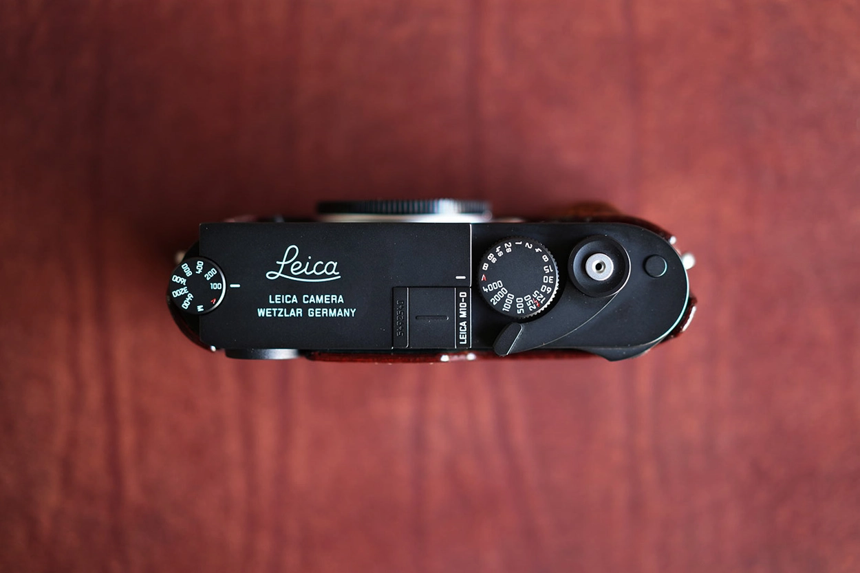 Leica M10 / M10-P / M10-R half case with Battery Access Door