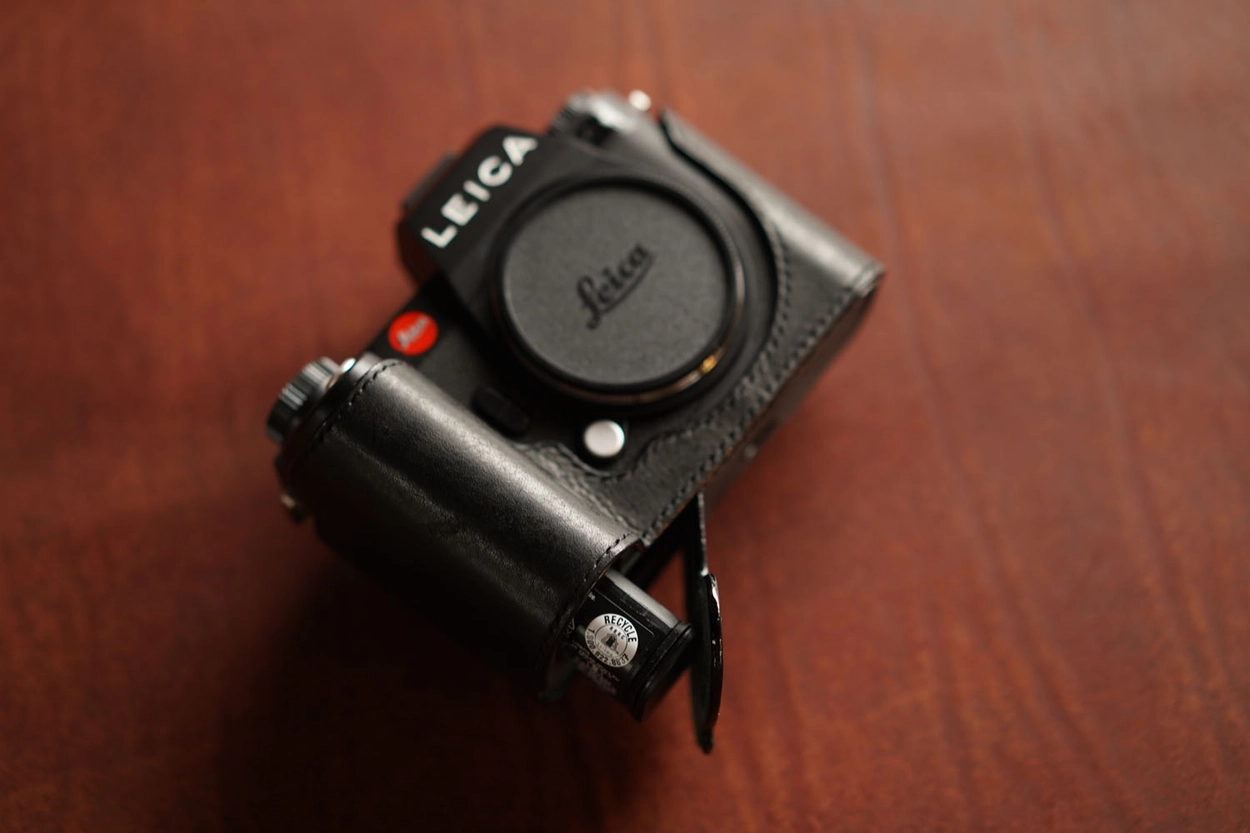 Leica SL3 half case (Protection type / Open type) : LEICA Leica SL3 half case (Protection type / Open type) : LEICA