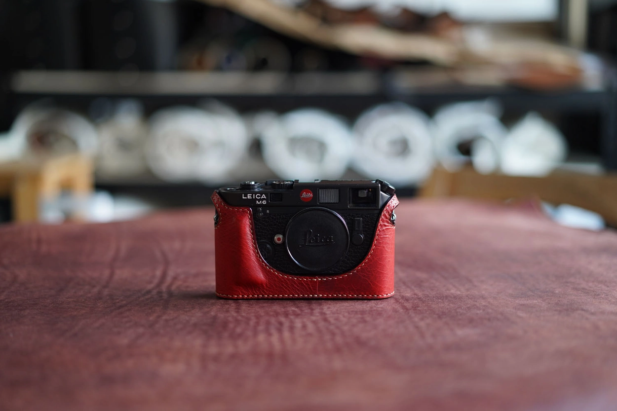 Leica M2, M3, M4, M6, M7, MP + Leica Vit half case : LEICA CASES 