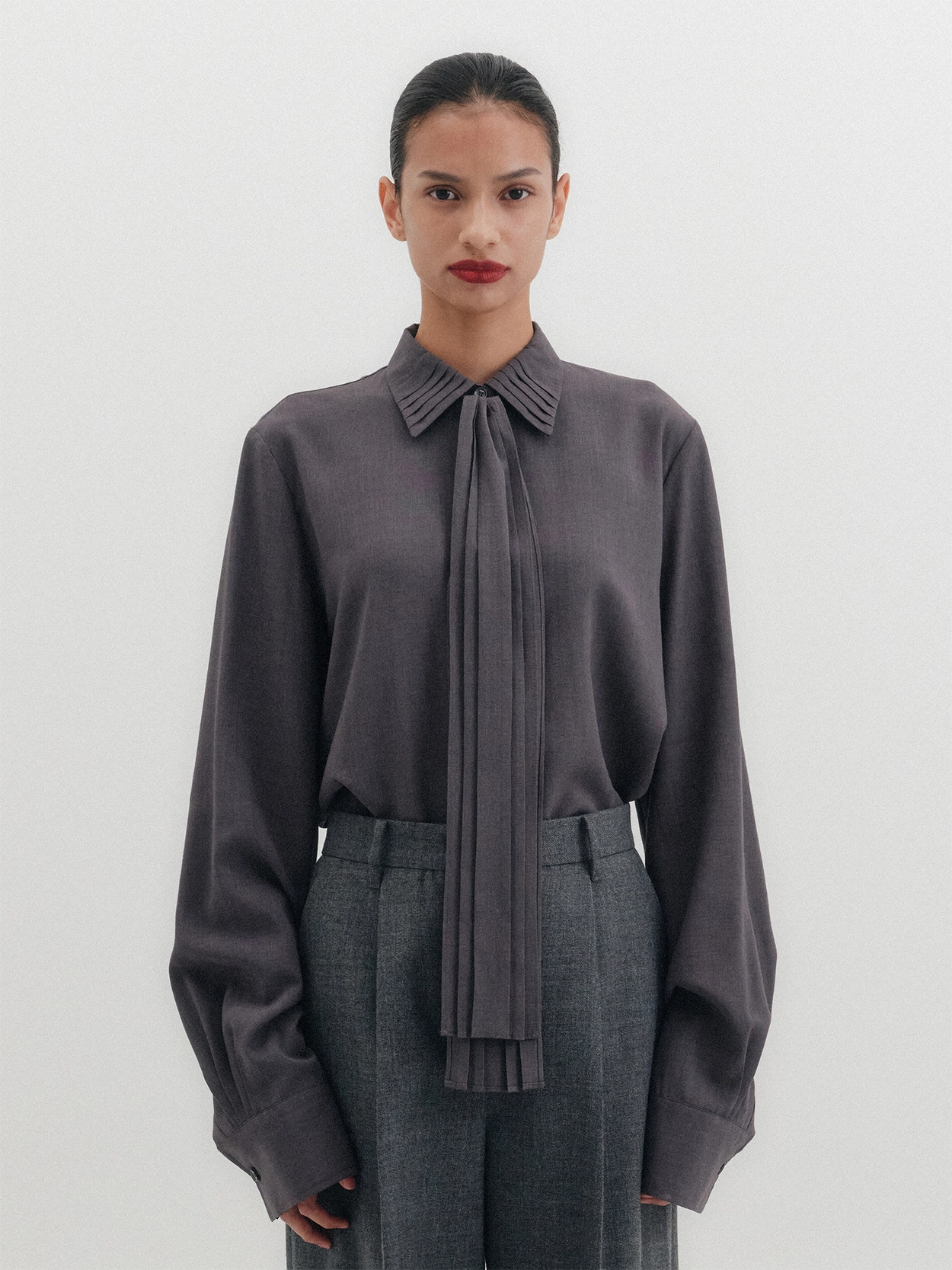 EENK ホワイト長袖シャツ アーペーセーA.P.C. コットンブロード長袖シャツ オフホワイト1