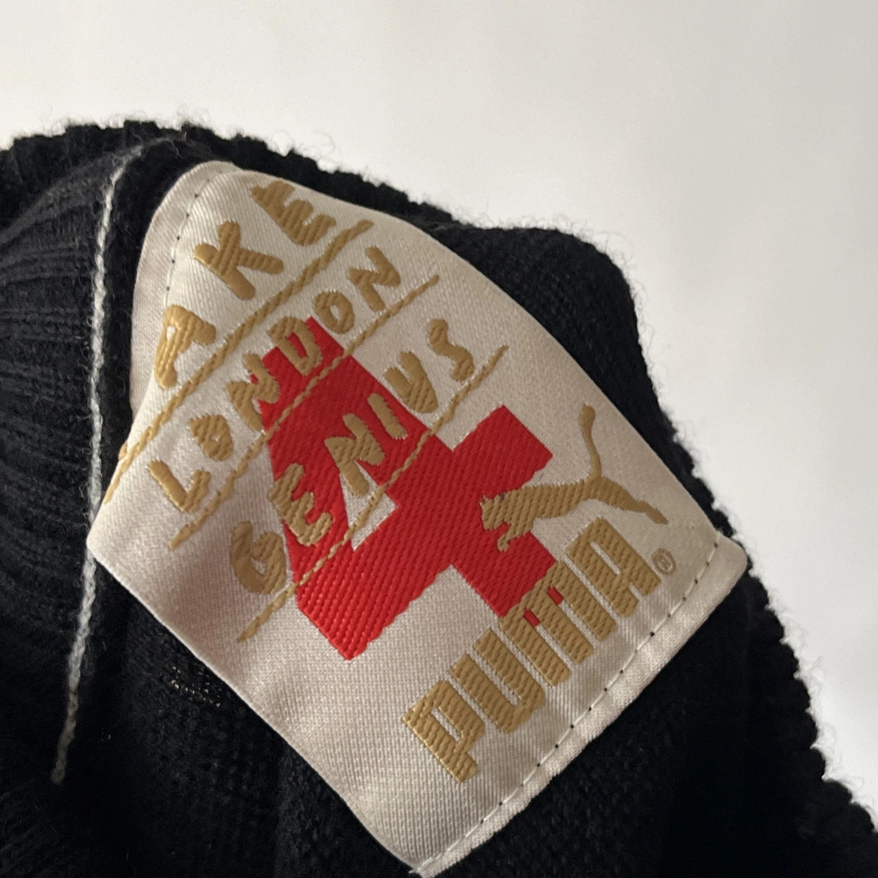 WOMAN ] PUMA x Fake London Genius 2004 wool 100% knit : 카인더즌
