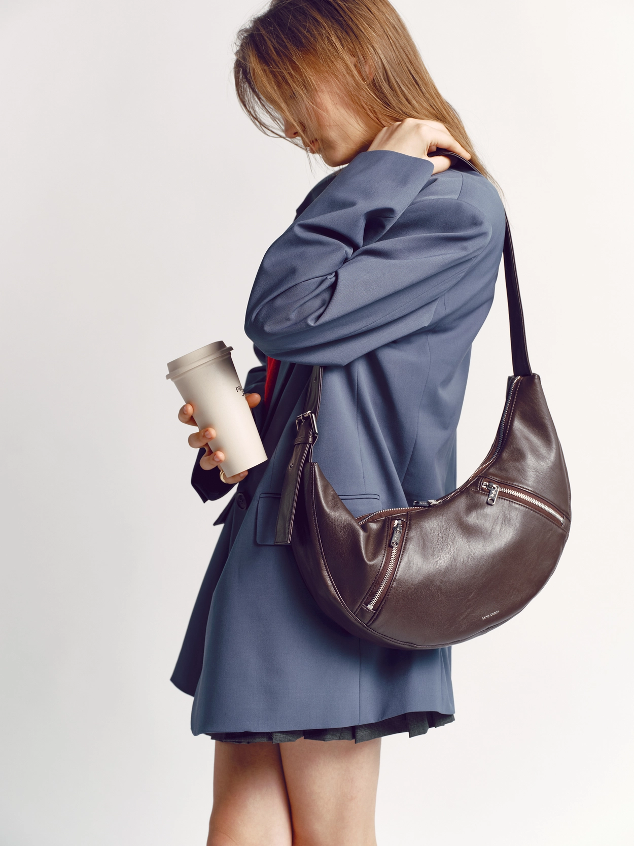 [SAMO ONDOH]【送料・関税込み】APPLE SLING BAG M nappa 애플 슬링백 apple sling bag M nappa chocolate : SAMO ONDOH