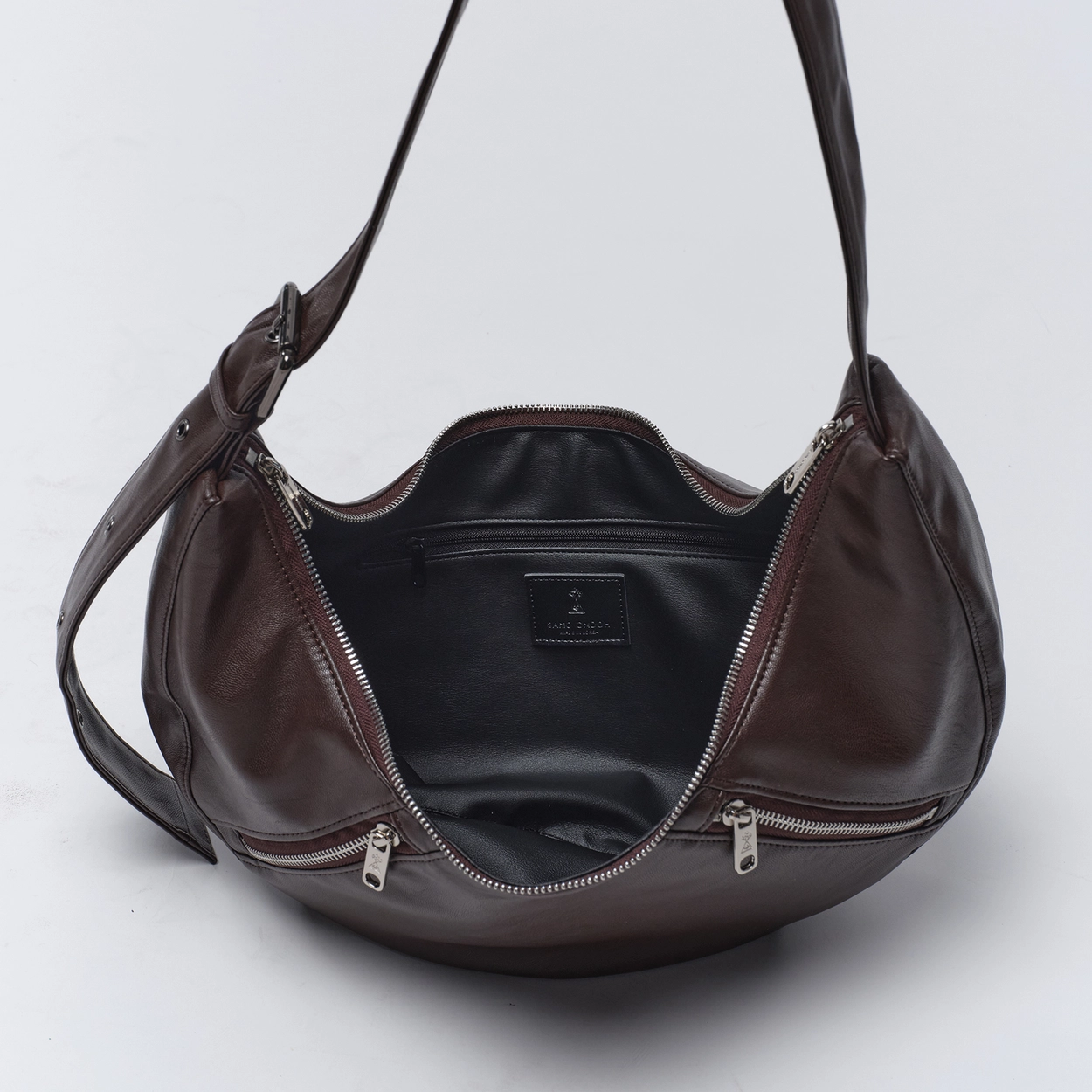 【SAMO ONDOH】韓国人気★ Apple Sling Bag M ☆SAMO ONDOH☆APPLE SLING BAG M☆アップルスリングバッグ M