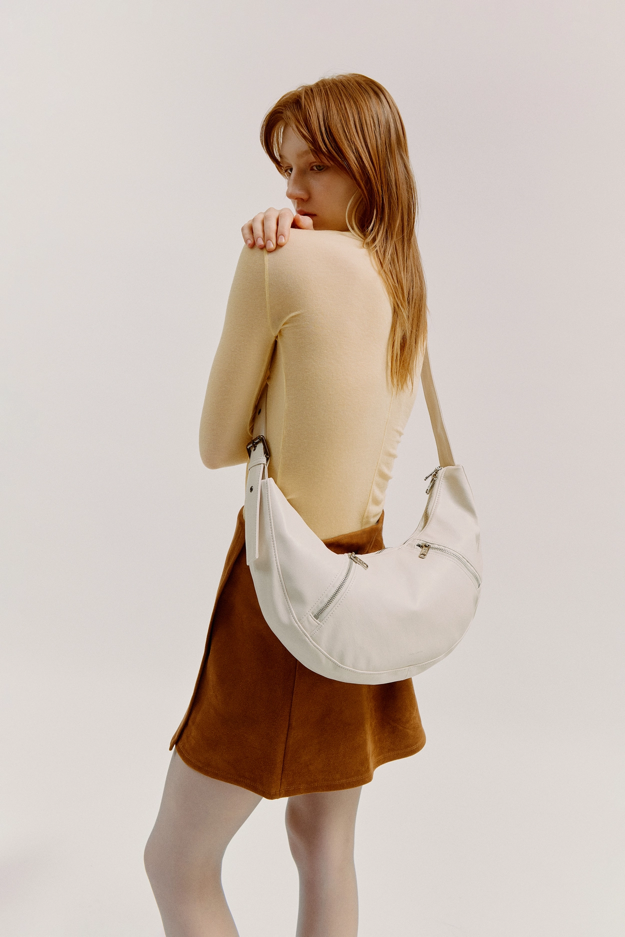 애플 슬링백 apple sling bag M nappa ivory : SAMO ONDOH