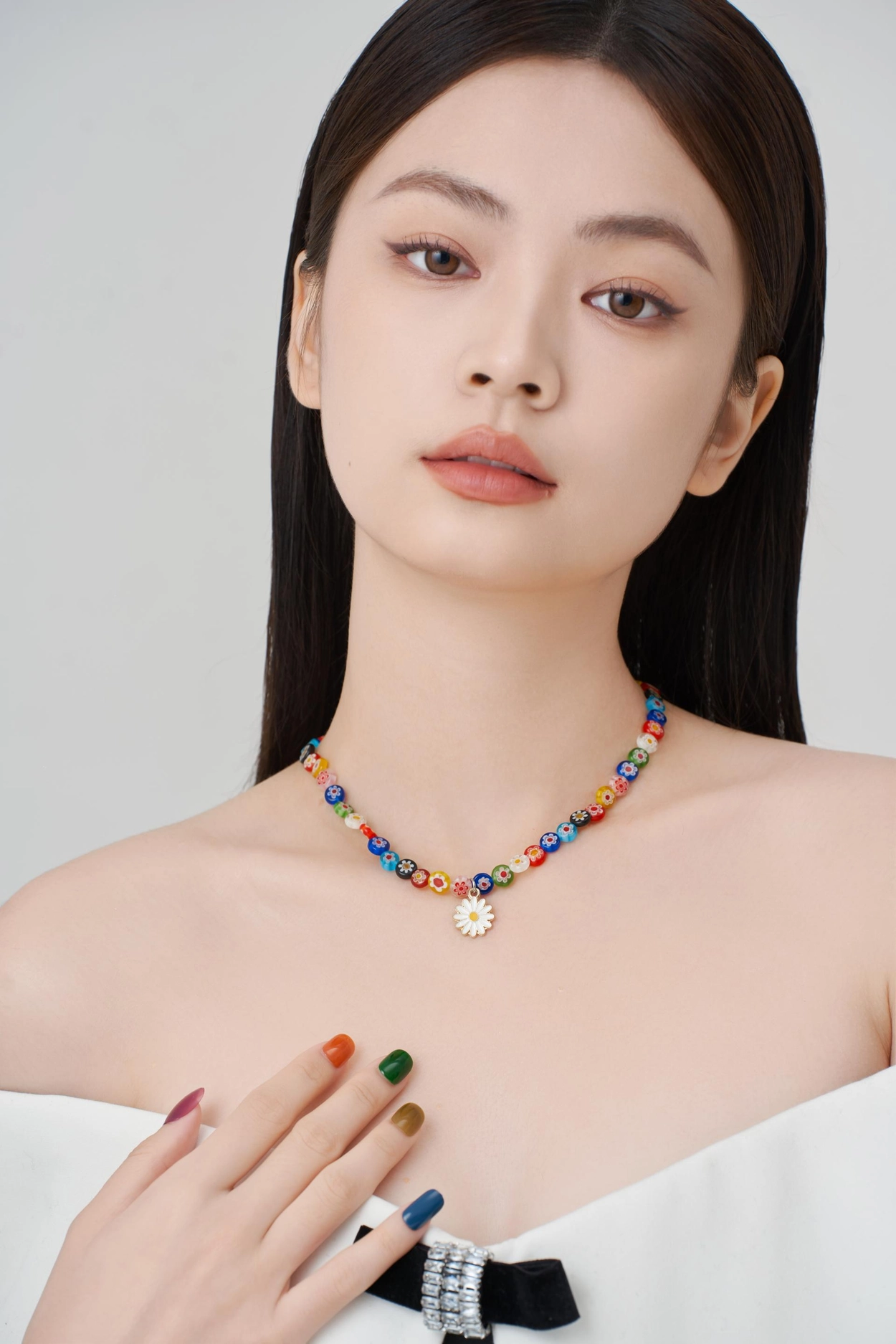 QUEENIE】 SMILEY DAISY NECKLACE : twentyoneaugust-ww