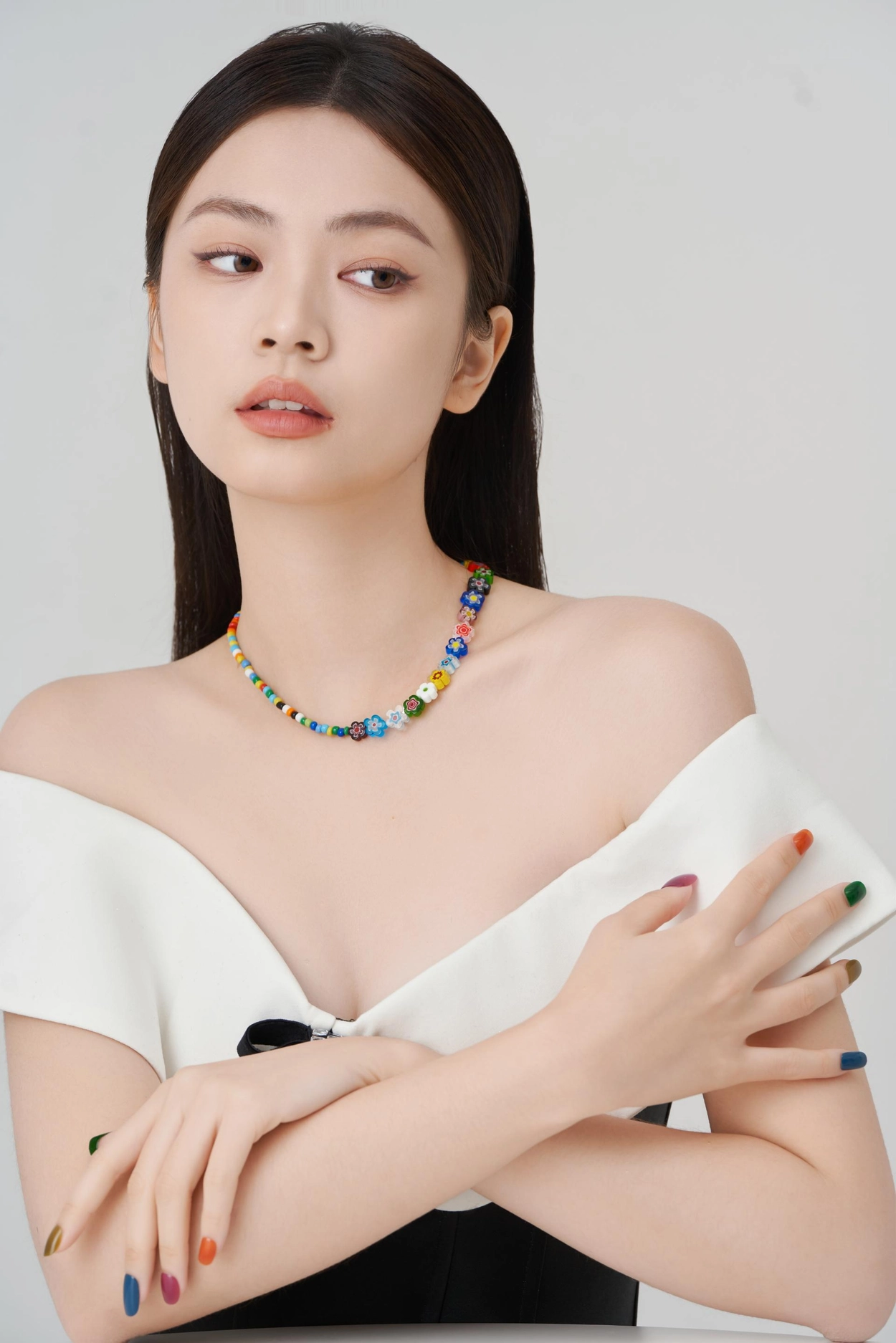 QUEENIE】 DAISY BEAD CHOKER : twentyoneaugust-ww