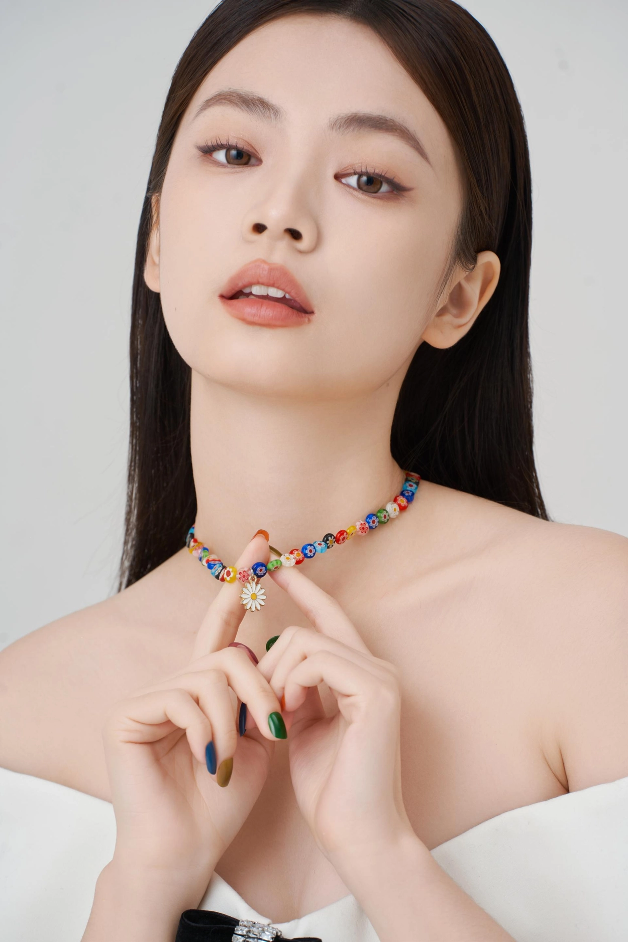 QUEENIE】 SMILEY DAISY NECKLACE : twentyoneaugust-jp
