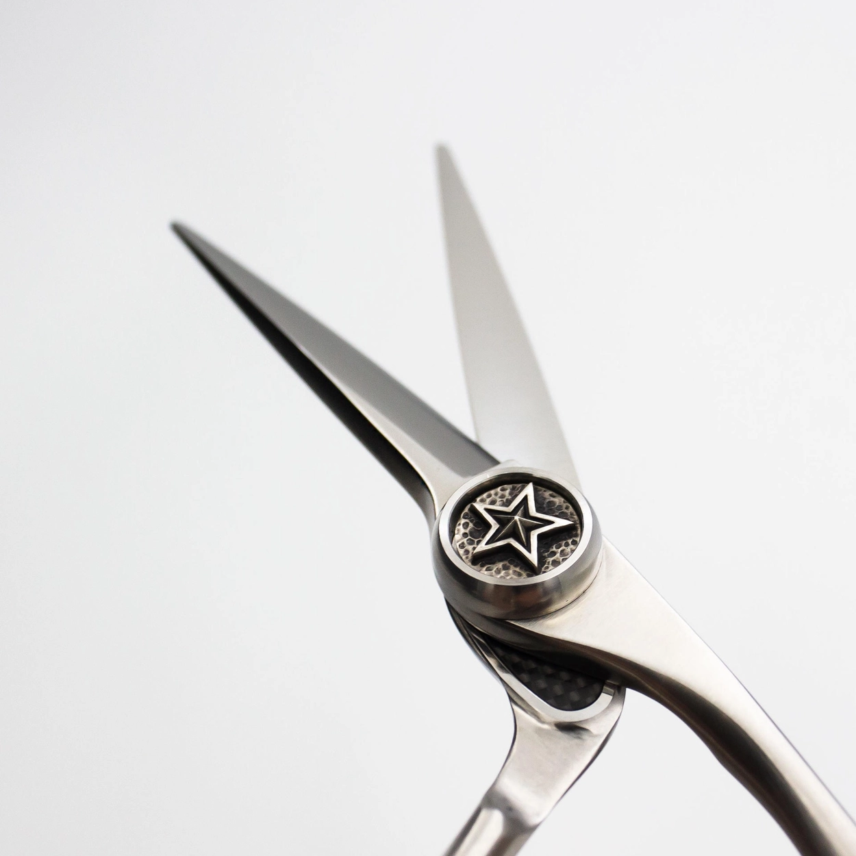 TOGINON NOBU 5.6 INCH : Shear Story