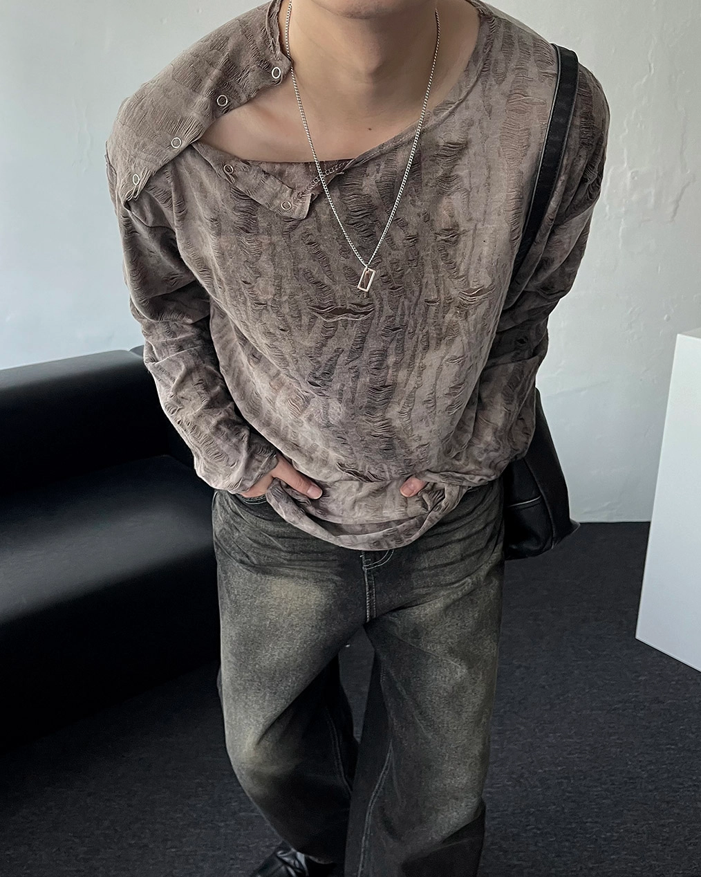 男士肩部按扣 T 卹