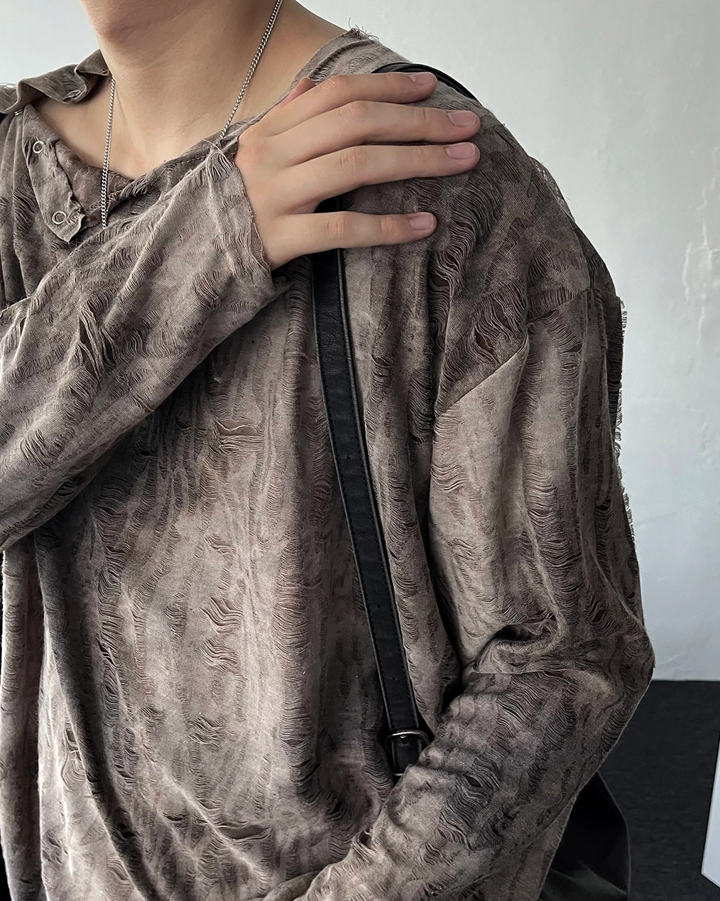 男士破損長袖 T 卹