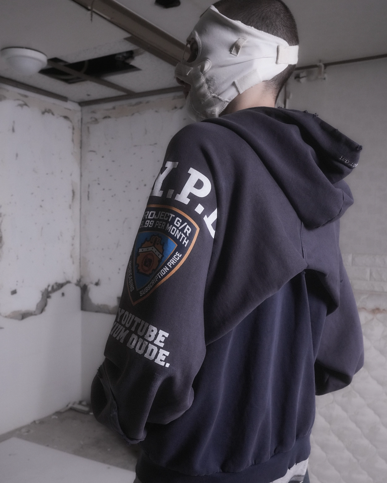 RECONSTRUCTED FOLDED ZIP HOODIE - NAVY : PROJECT G/R RECONSTRUCTED FOLDED ZIP HOODIE - NAVY : PROJECT G/R