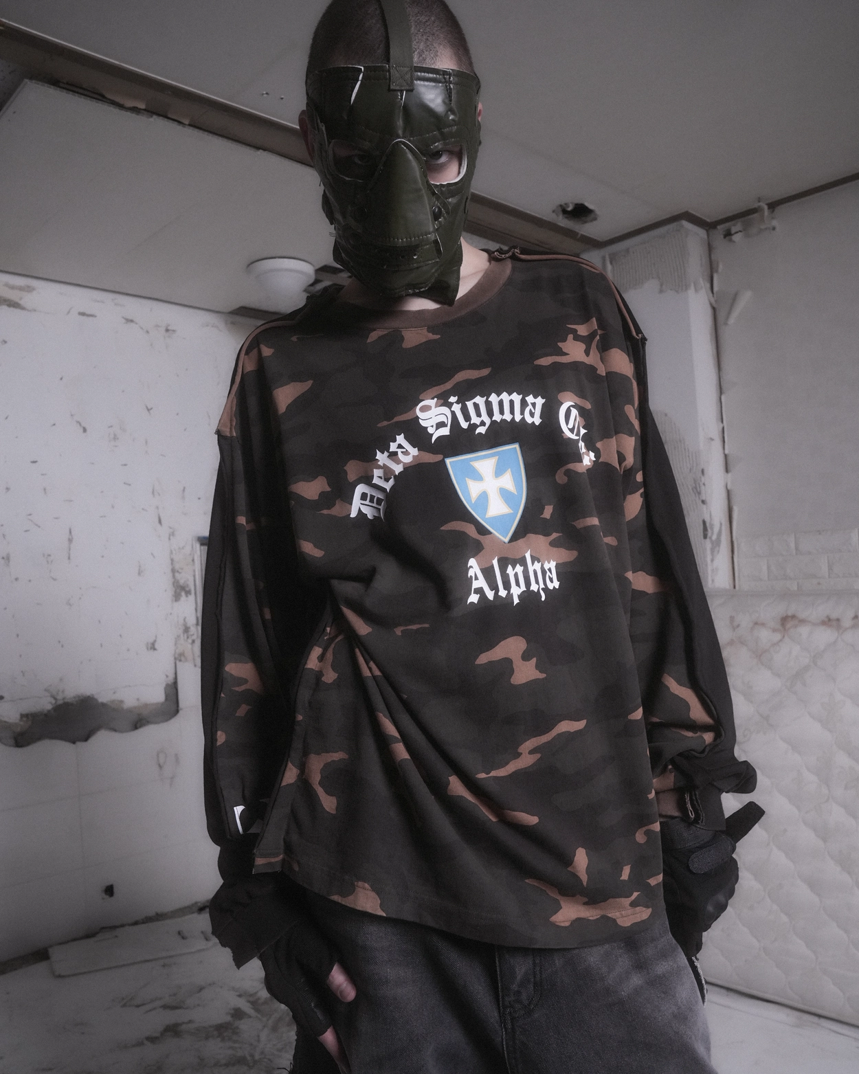 PROJECT G/R TWO FACED LONG SLEEVE / BLK CAMO  要在庫確認 PROJECT G/R - Two-Faced Long Sleeve | HBX - Globally Curated
