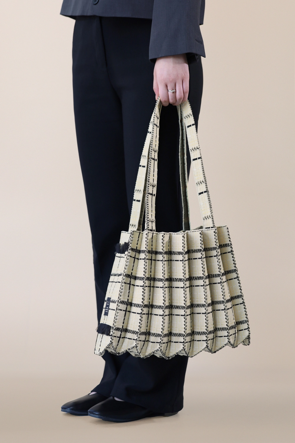 TWEED SHOPPER BAG EGGNOG : PLEATSMAMA: Sustainable Knit