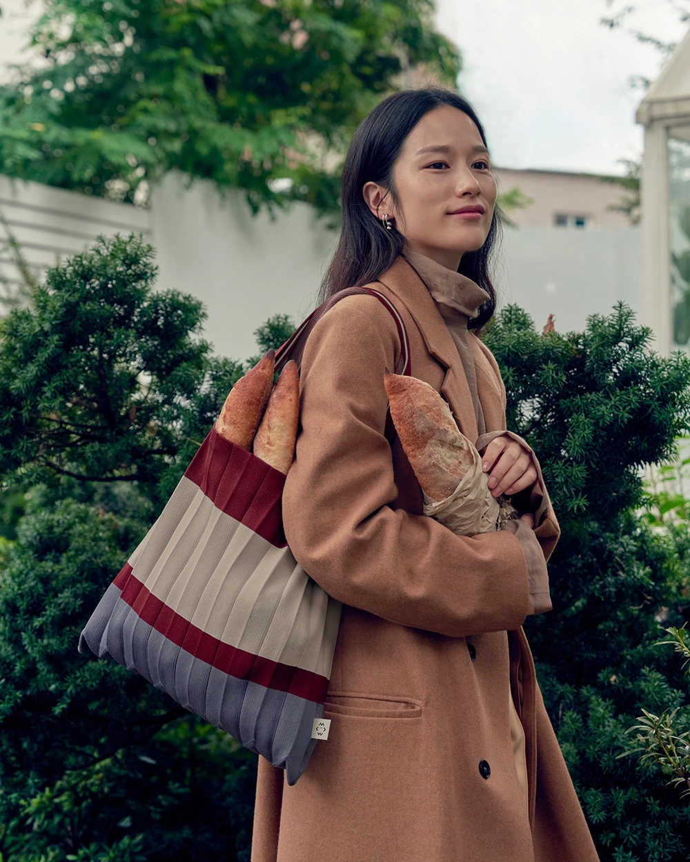 Shoulder Bag Brick Grey : PLEATSMAMA: Sustainable Knit