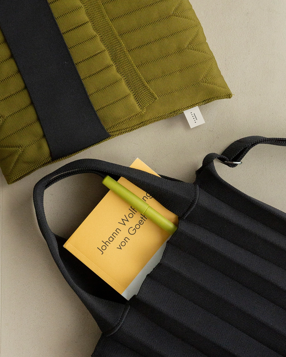 HardShell Bag Black : PLEATSMAMA: Sustainable Knit Pleats Bag