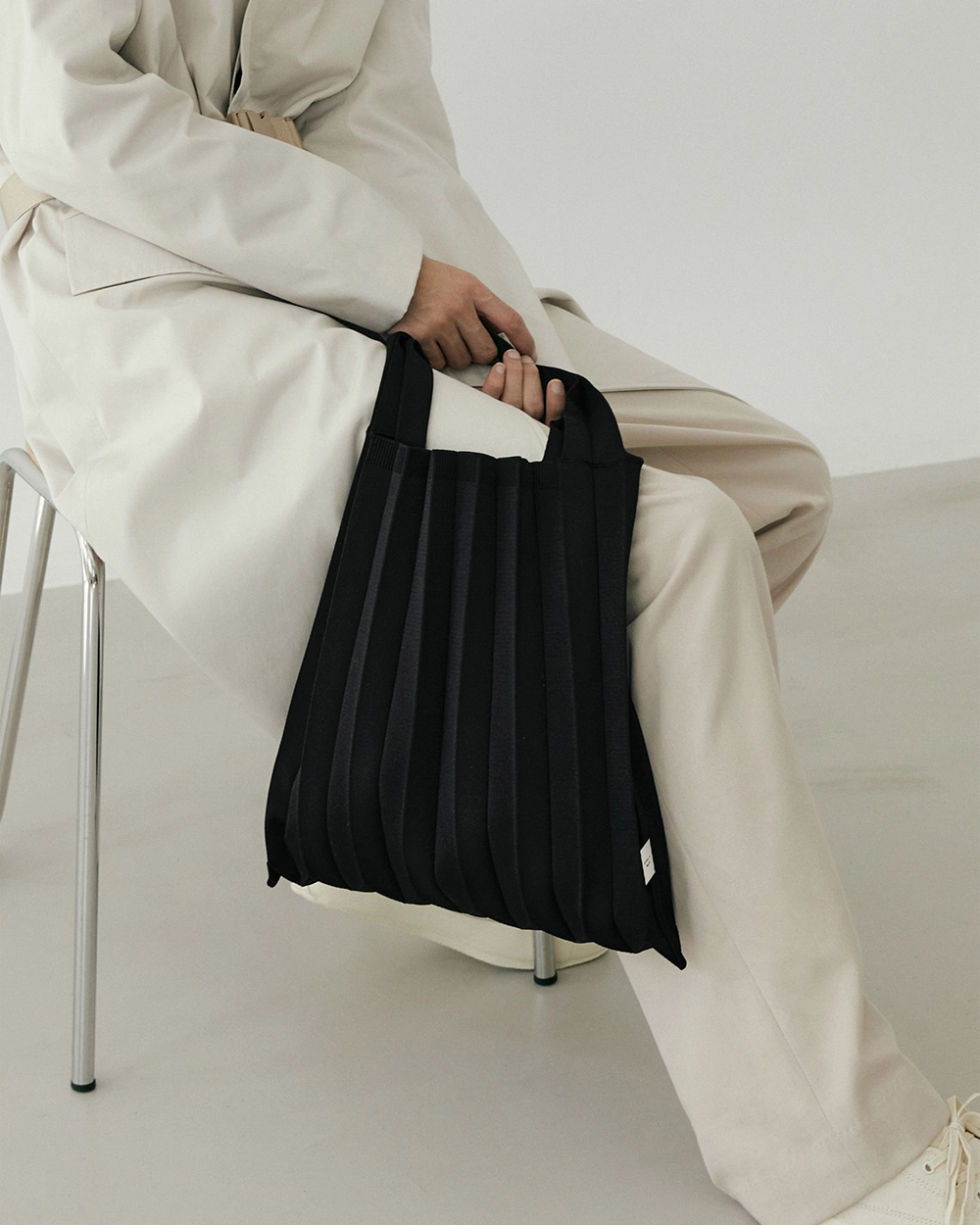 PLEATS MAMA 正規品関税込み MINI TOTE BAG BLACK PLEATSMAMA: Sustainable Knit Pleats Bag
