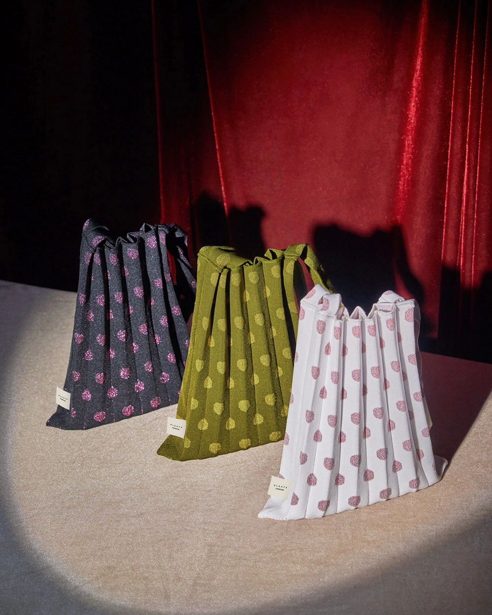 PLEATS MAMA 正規品関税込み MINI SHOULDER GLITTER DOT Mini Shoulder Bag Glitter Pink Dot : PLEATSMAMA: Sustainable