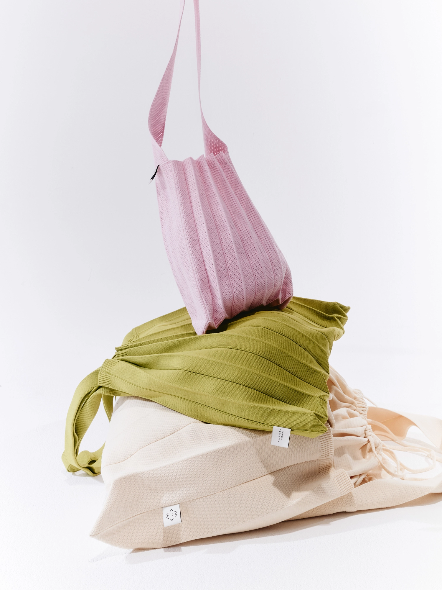 New Shoulder Bag Olive : PLEATSMAMA: Sustainable Knit Pleats Bag