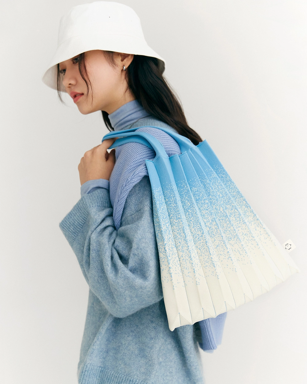 Tote Bag Ocean Sky : PLEATSMAMA: Sustainable Knit Pleats Bag