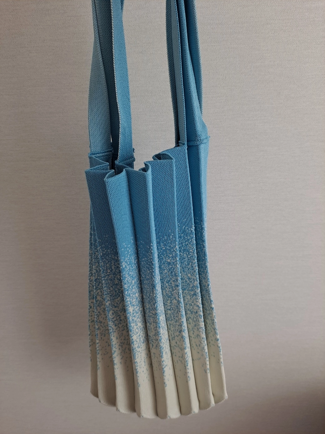 Shoulder Bag Ocean Sky : PLEATSMAMA: Sustainable Knit Pleats Bag