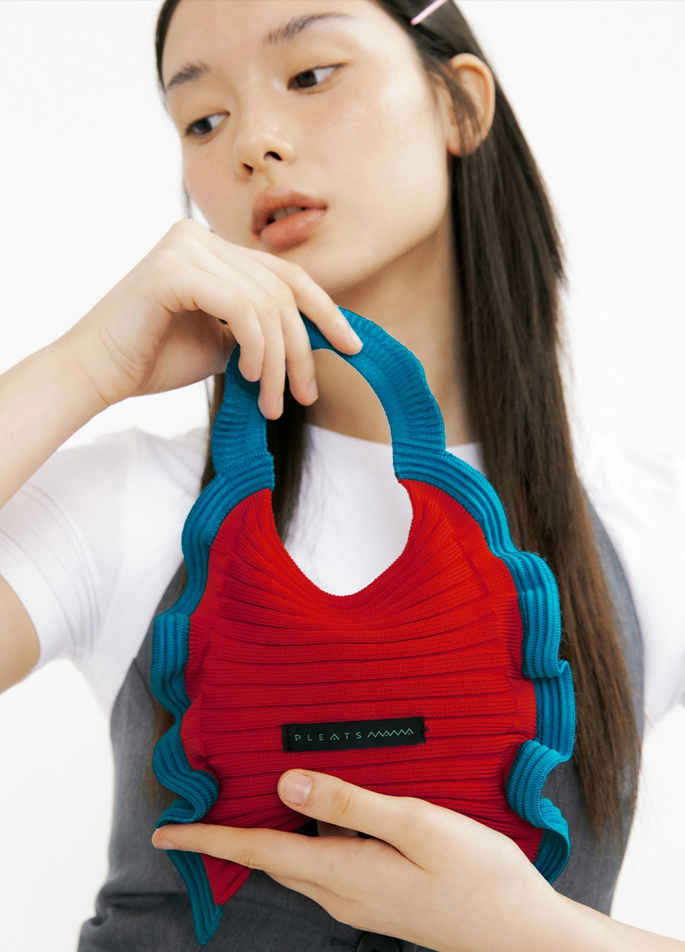 PLEATS MAMA 正規品関税込み MINI TOTE BAG RED Ruffle Mini Tote Bag Red Blue : PLEATSMAMA: Sustainable Knit