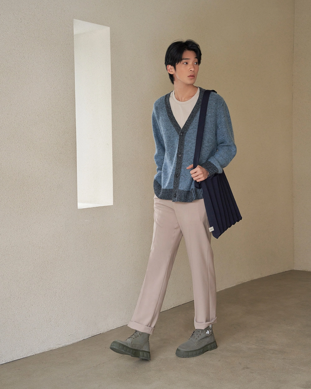 PLEATS MAMA 正規品関税込み HARD SHELL BAG MIDNIGHT Hardshell Bag Midnight : PLEATSMAMA: Sustainable Knit Pleats Bag