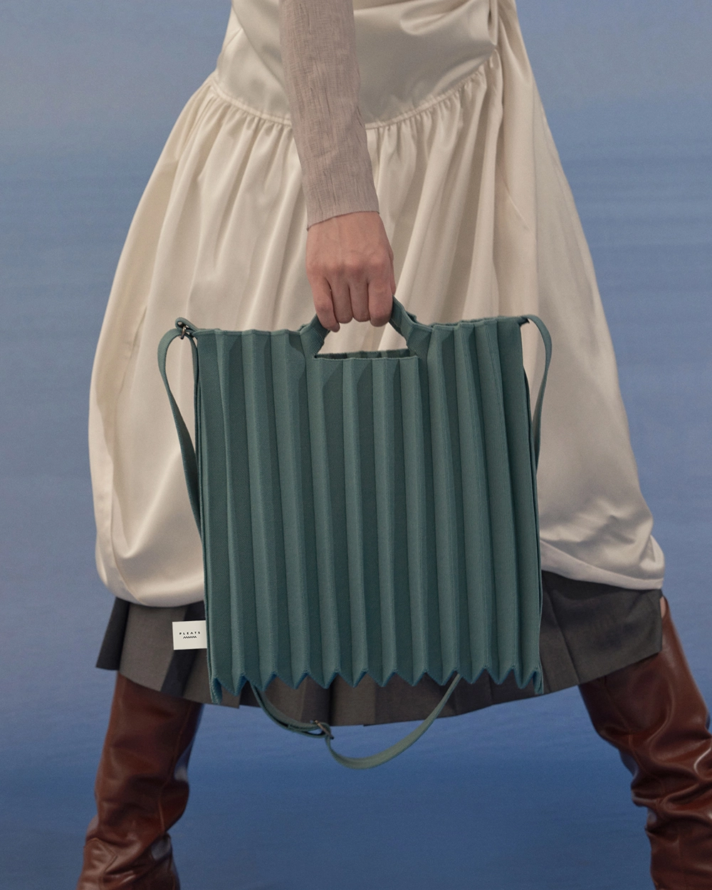 PLEATS MAMA 正規品関税込み STUDIO BAG TEAL GREEN Studio Bag Teal Green : PLEATSMAMA: Sustainable Knit Pleats Bag