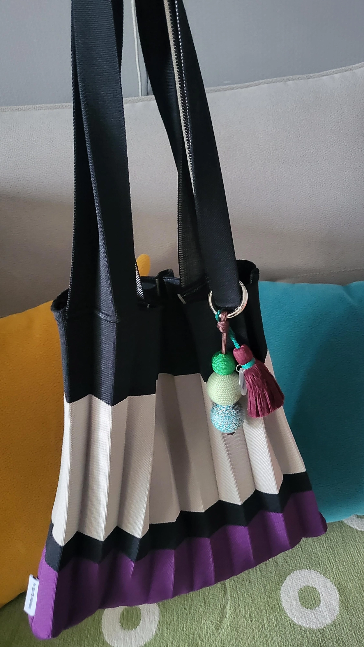 PLEATS MAMA 正規品関税込み SHOULDER BAG PURPLE BLACK Shoulder Bag Purple Black : PLEATSMAMA: Sustainable Knit