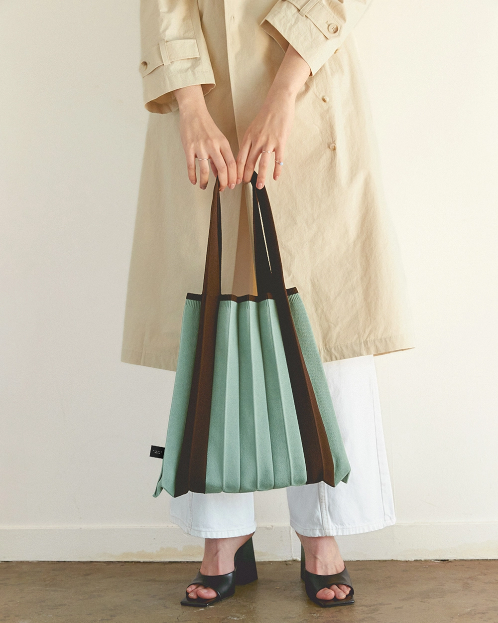 PLEATS MAMA 正規品関税込み ZENTEE TOTE BAG CREAM Tote Bag Cream : PLEATSMAMA: Sustainable Knit Pleats Bag