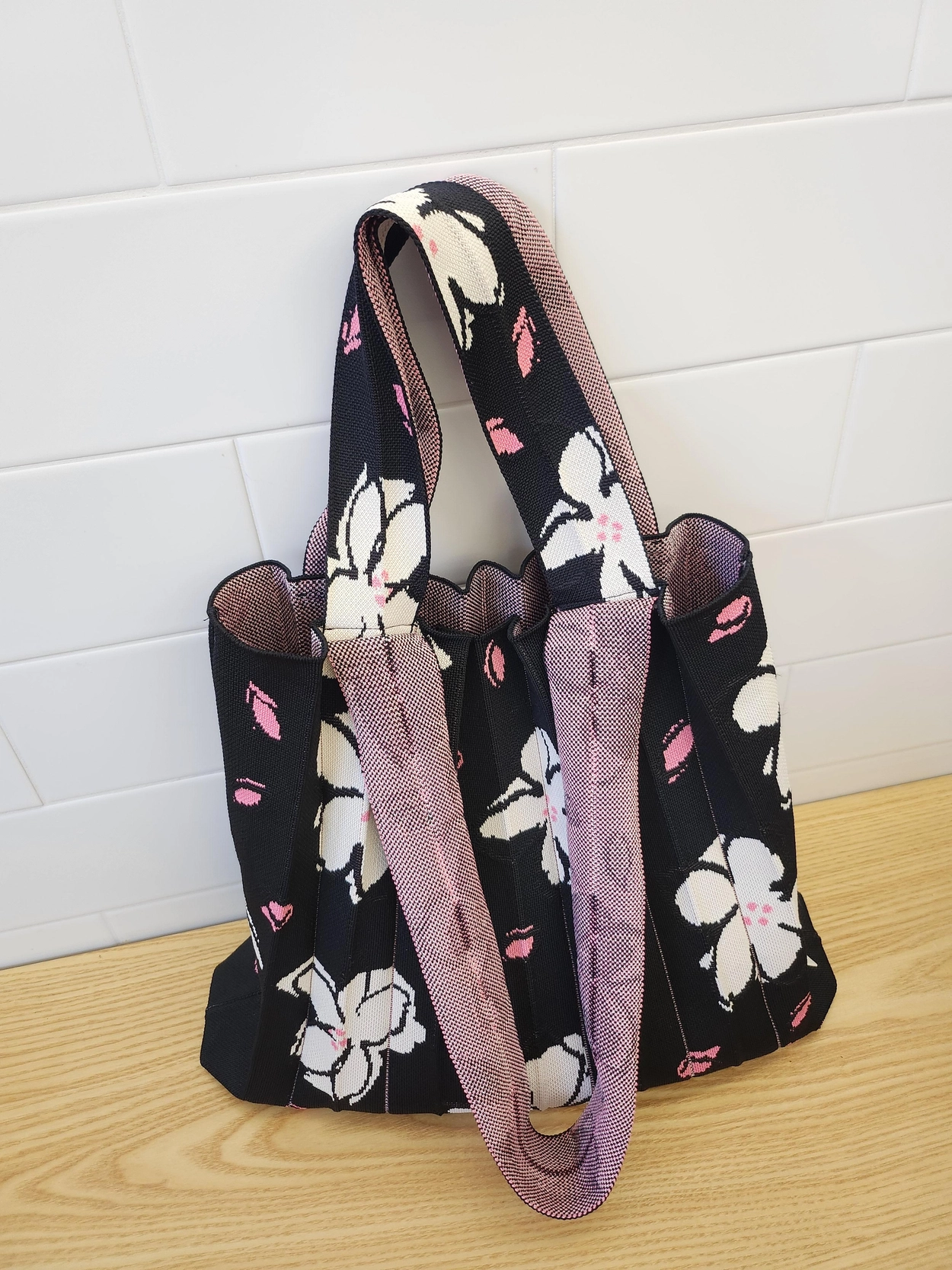 PLEATS MAMA 正規品関税込み [CHERRY BLOSSOM EDITION] 2WAY BAG CHERRY BLOSSOM EDITION] 2Way Shopper Bag Black(free reusable