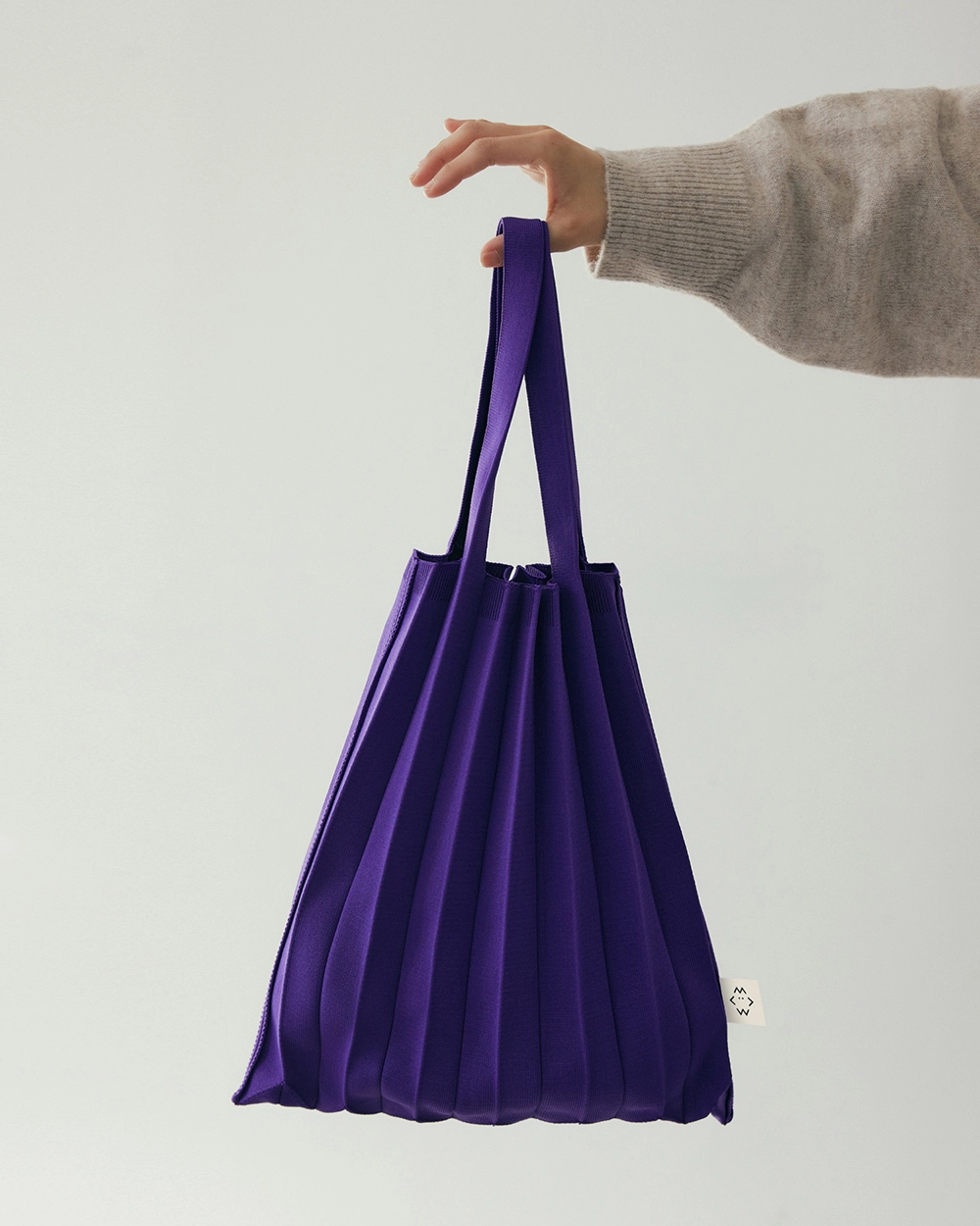 PLEATS MAMA 正規品関税込み MINI TOTE BAG CHERRYPINK 890e18f733b28.jpg?w=1920