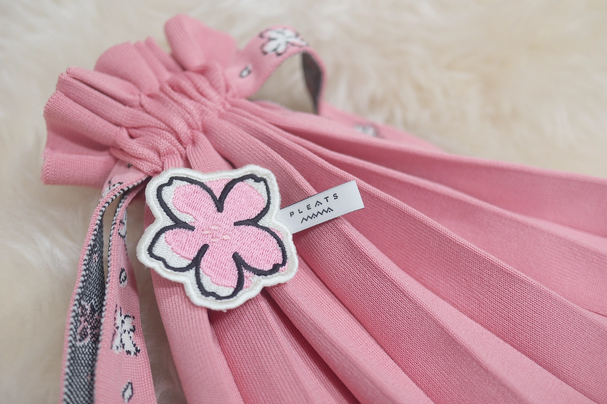 PLEATS MAMA 正規品関税込み [CHERRY BLOSSOM] MINI BUBBLE BAG CHERRY BLOSSOM EDITION] Mini Bubble Bag Cream : PLEATSMAMA