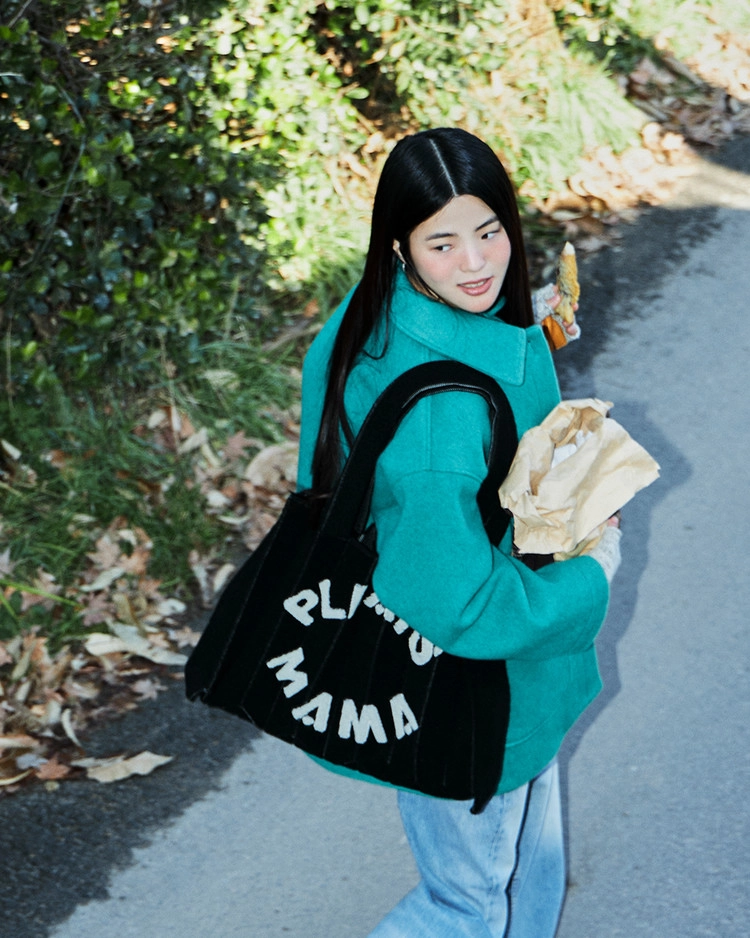 POODLE BAG BLACK : PLEATSMAMA: Sustainable Knit Pleats Bag