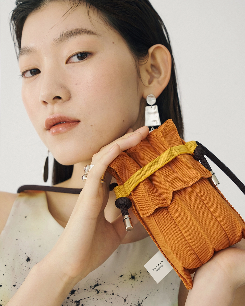 大人気【PLEATSMAMA】Knit Pleats NANO Bag (9 色) Nano Bag Orange : PLEATSMAMA: Sustainable Knit Pleats Bag