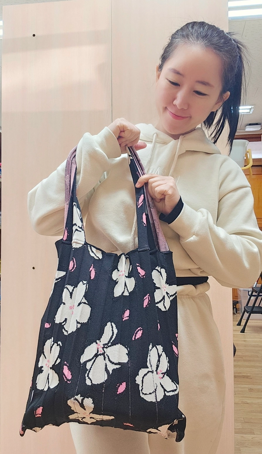 CHERRY BLOSSOM EDITION] Shoulder Bag Black(free reusable