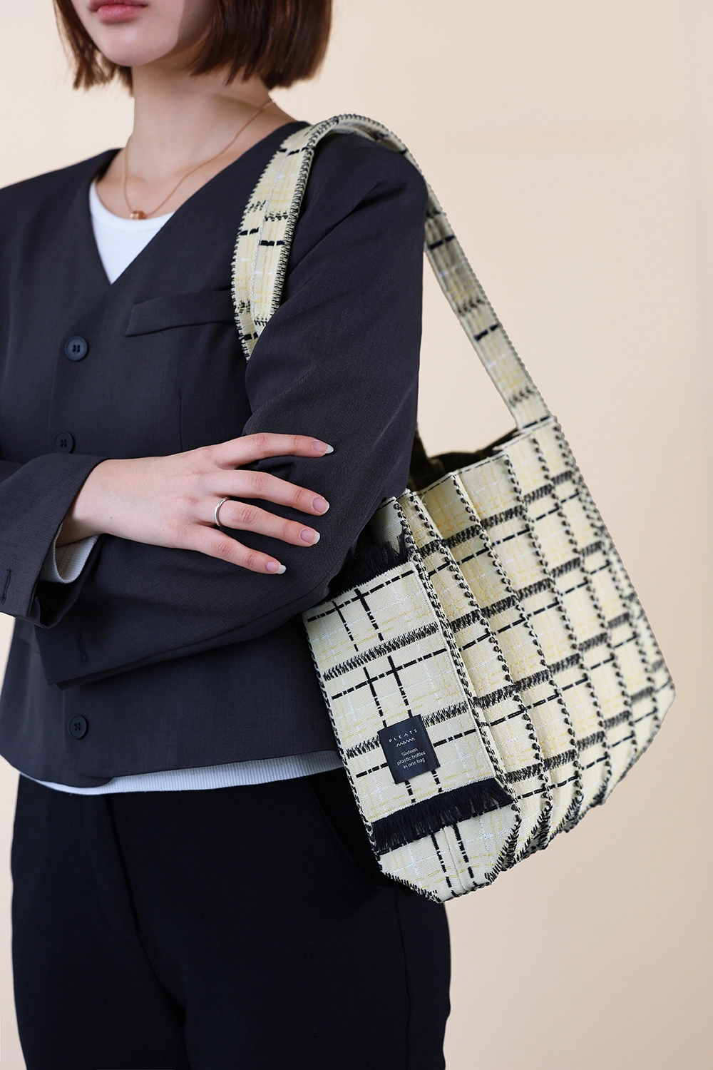 PLEATS MAMA 正規品関税込み TWEED SHOPPER BAG STONE GREY TWEED SHOPPER BAG STONE GREY : PLEATSMAMA: Sustainable Knit