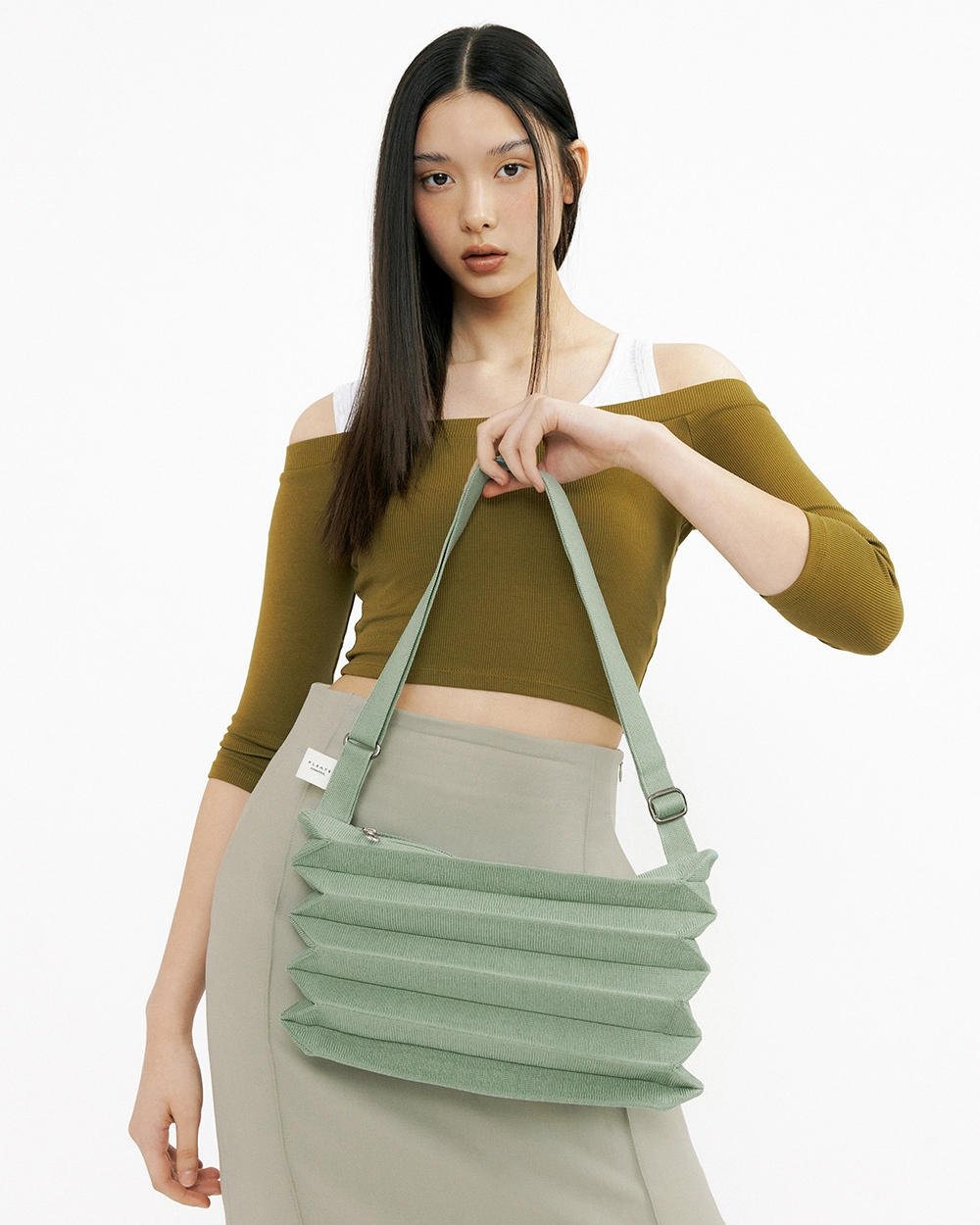 New Sacoche Bag Sage : PLEATSMAMA: Sustainable Knit Pleats Bag