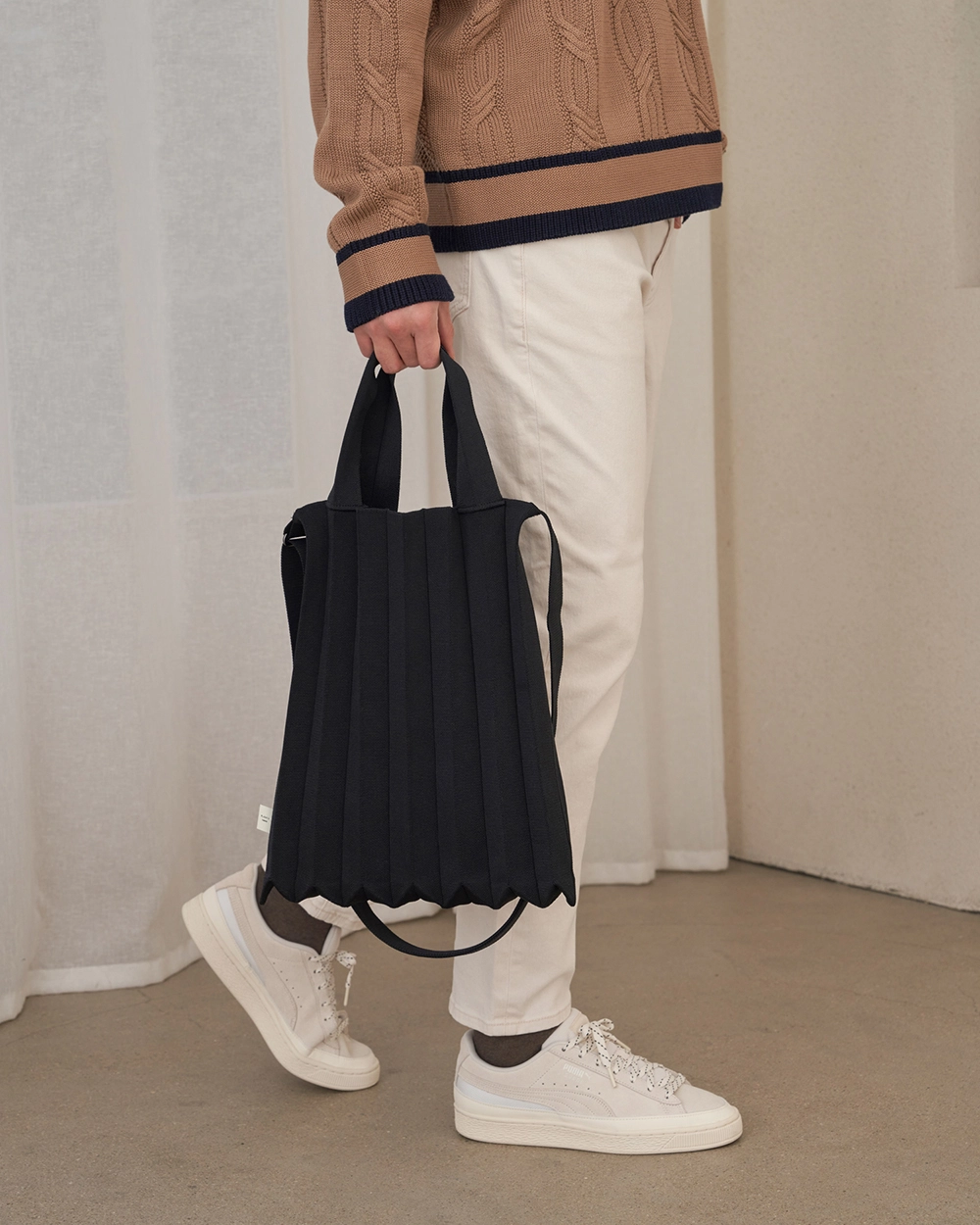 PLEATS MAMA 正規品関税込み HARD SHELL BAG CHARCOAL HardShell Bag Black : PLEATSMAMA: Sustainable Knit Pleats Bag