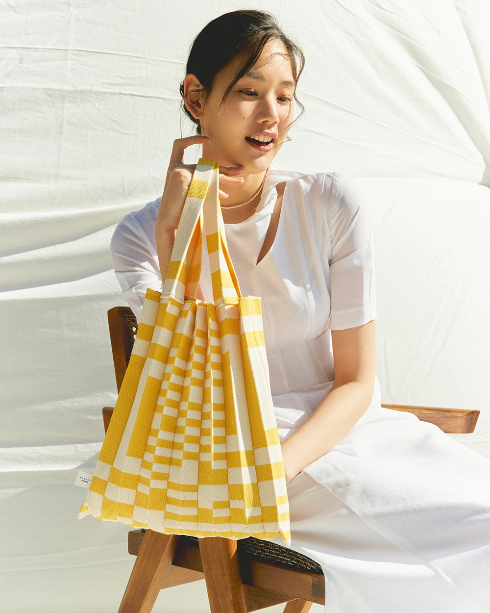 大人気【PLEATSMAMA】Knit Pleats Grid Tote Bag (5 色) Tote Bag Grid Yellow : PLEATSMAMA: Sustainable Knit Pleats Bag