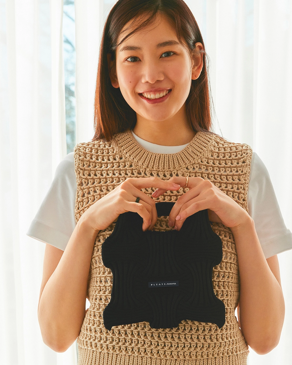 ● PLEATSMAMA ● Mini Cross Bow Bag PLEATSMAMA: Sustainable Knit Pleats Bag