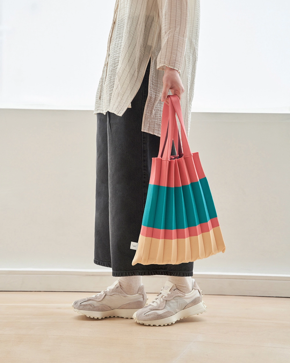 Tote Bag Coral green : PLEATSMAMA: Sustainable Knit Pleats Bag