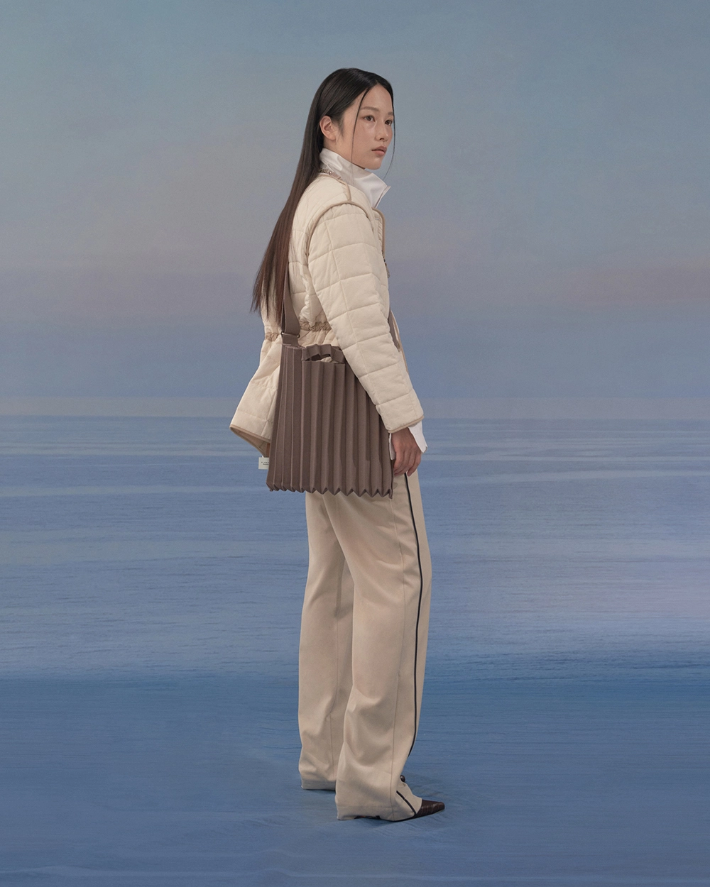 PLEATS MAMA 正規品関税込み STUDIO BAG MOCHA Studio Bag Mocha : PLEATSMAMA: Sustainable Knit Pleats Bag