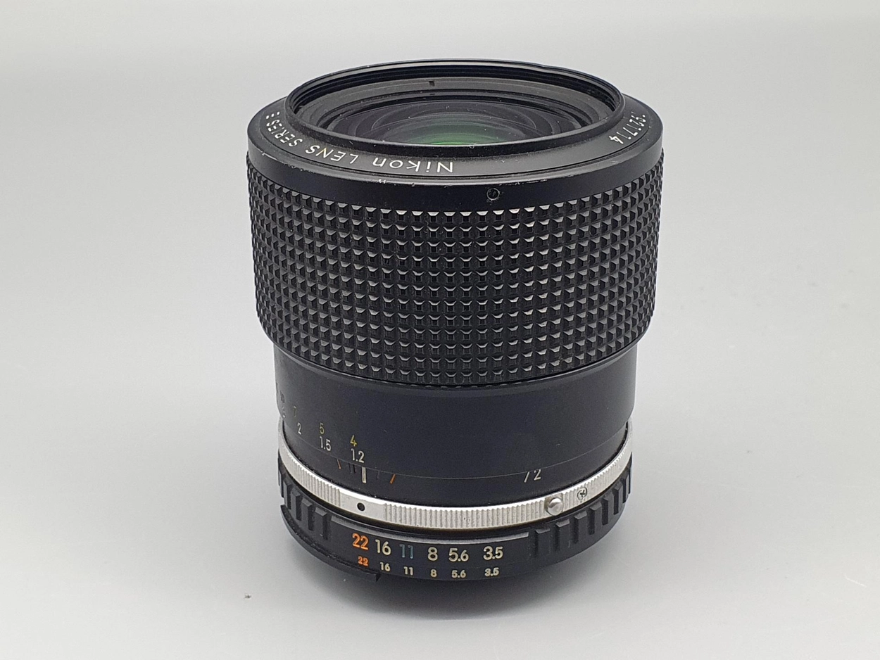フィルムカメラ Nikon FE / SERIES E Zoom 36-72mm F3.5 Nikon FE Chrome 35mm Film Camera w/ 36-72mm Lens -New Seals- [EXC]