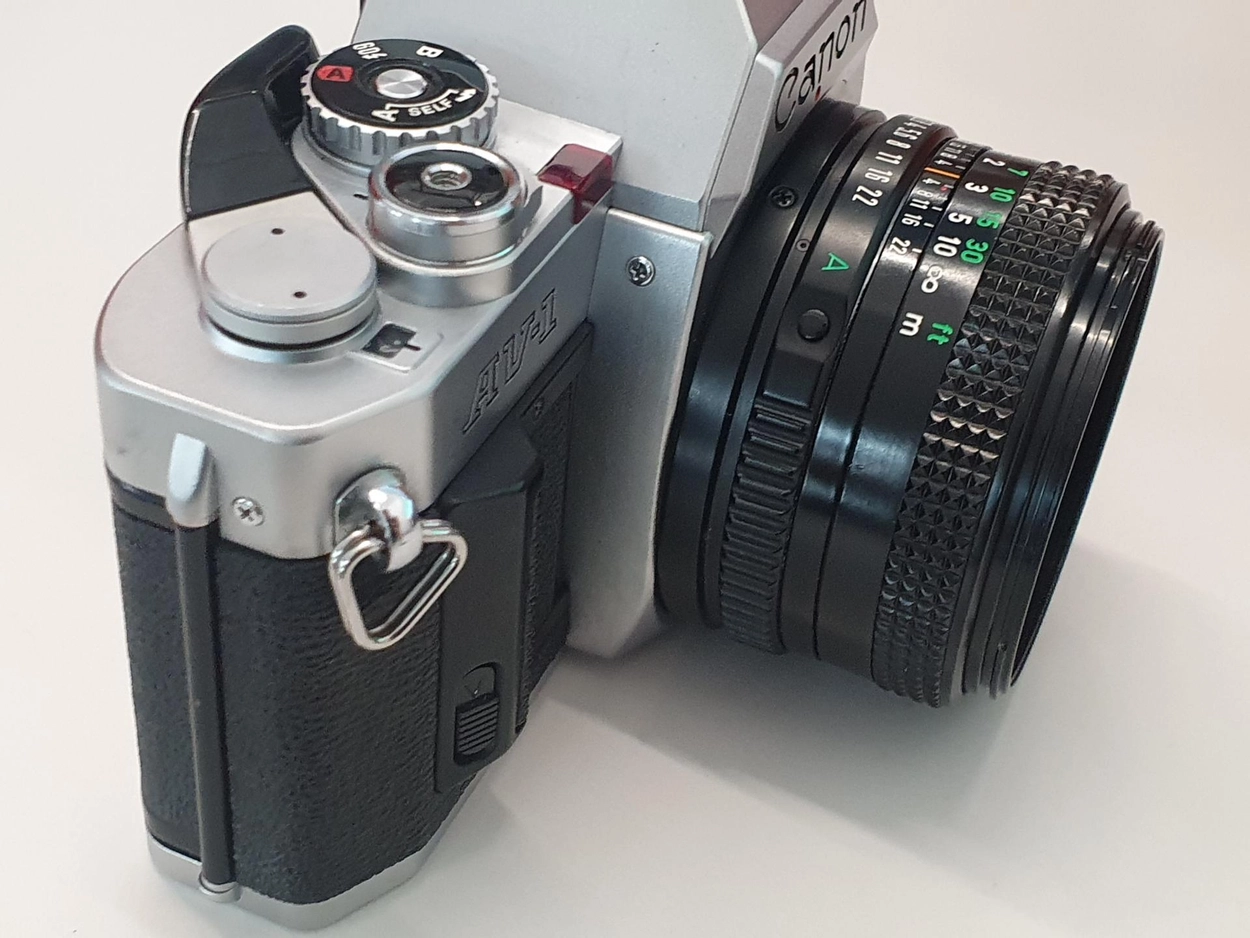 Canon AV-1 50mm F2 セット 動作品 Canon AV-1 50mm F2 セット 動作品