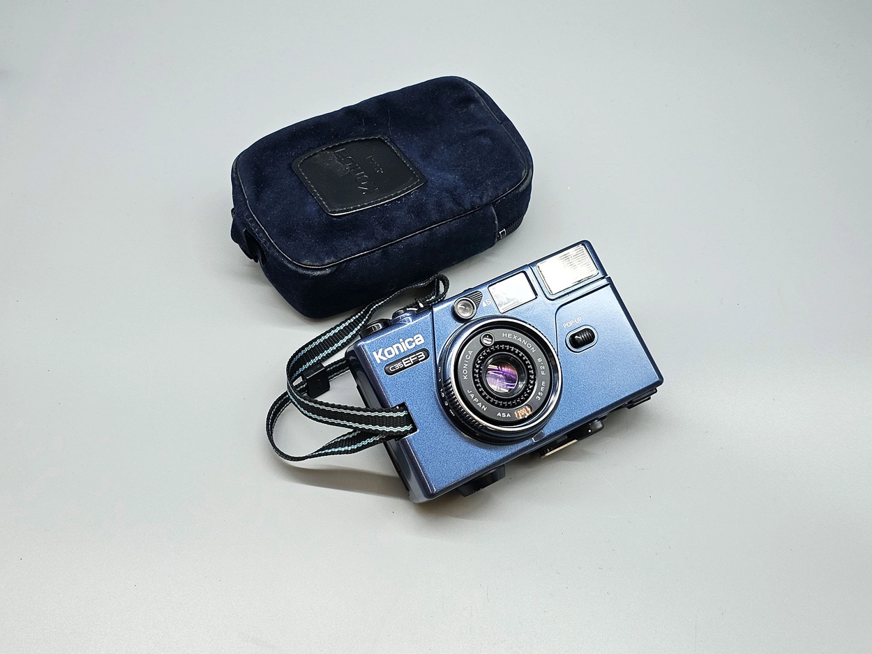 KONICA MINOLTA - Konica フィルムカメラ C35 EF3 メタリックブルー 35mm Yahoo!オークション - カメラ Konica C35 EF3 ボディーカラー