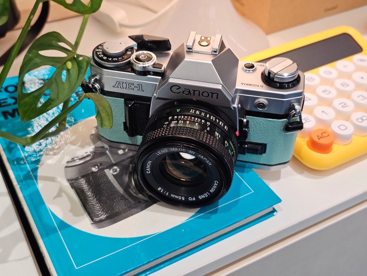 キャノン　Canon AE-1 + New FD 50mm F2 Canon AE-1 & New FD 50mm F2 #9468 캐논 canon AE-1 + 50mm FD