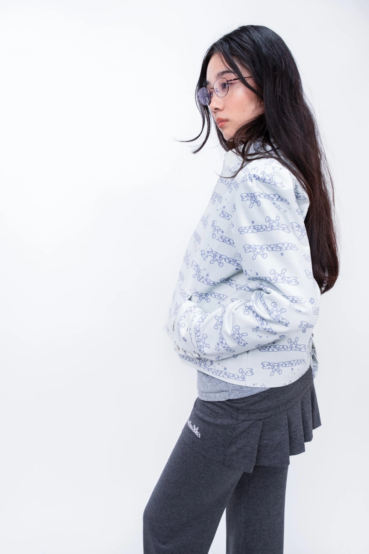 STRETCHING PLEATS PANTS GRAY : SHALOM