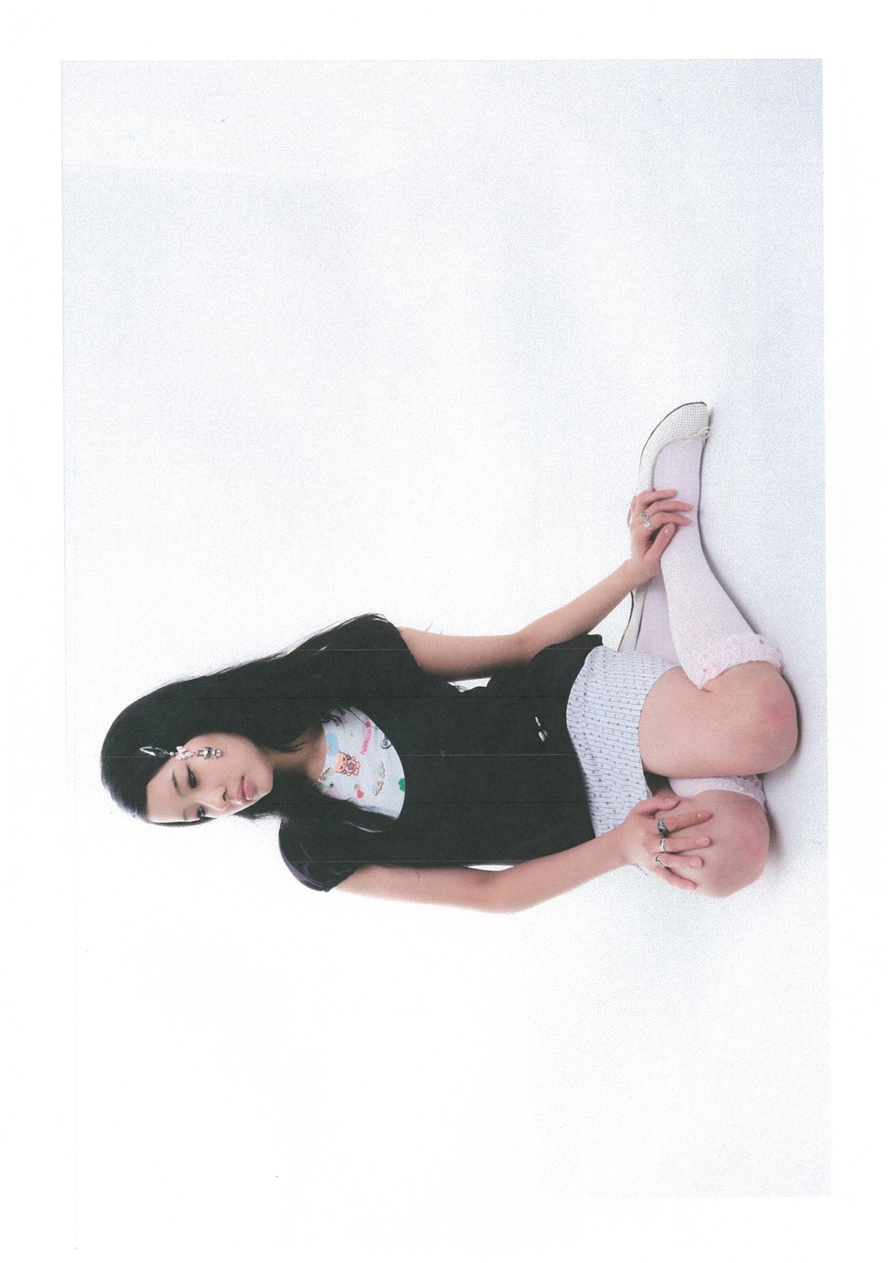 GUMMY BLOOM TOP BLACK : SHALOM