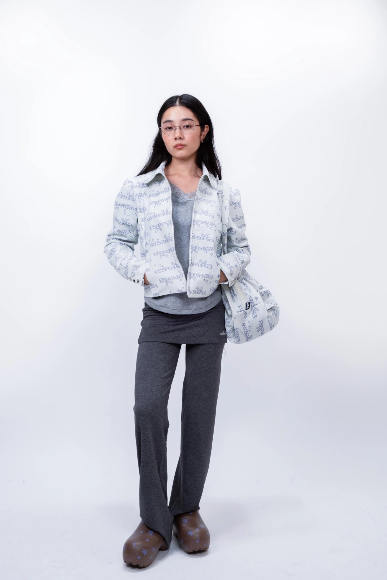 STRETCHING PLEATS PANTS GRAY : SHALOM