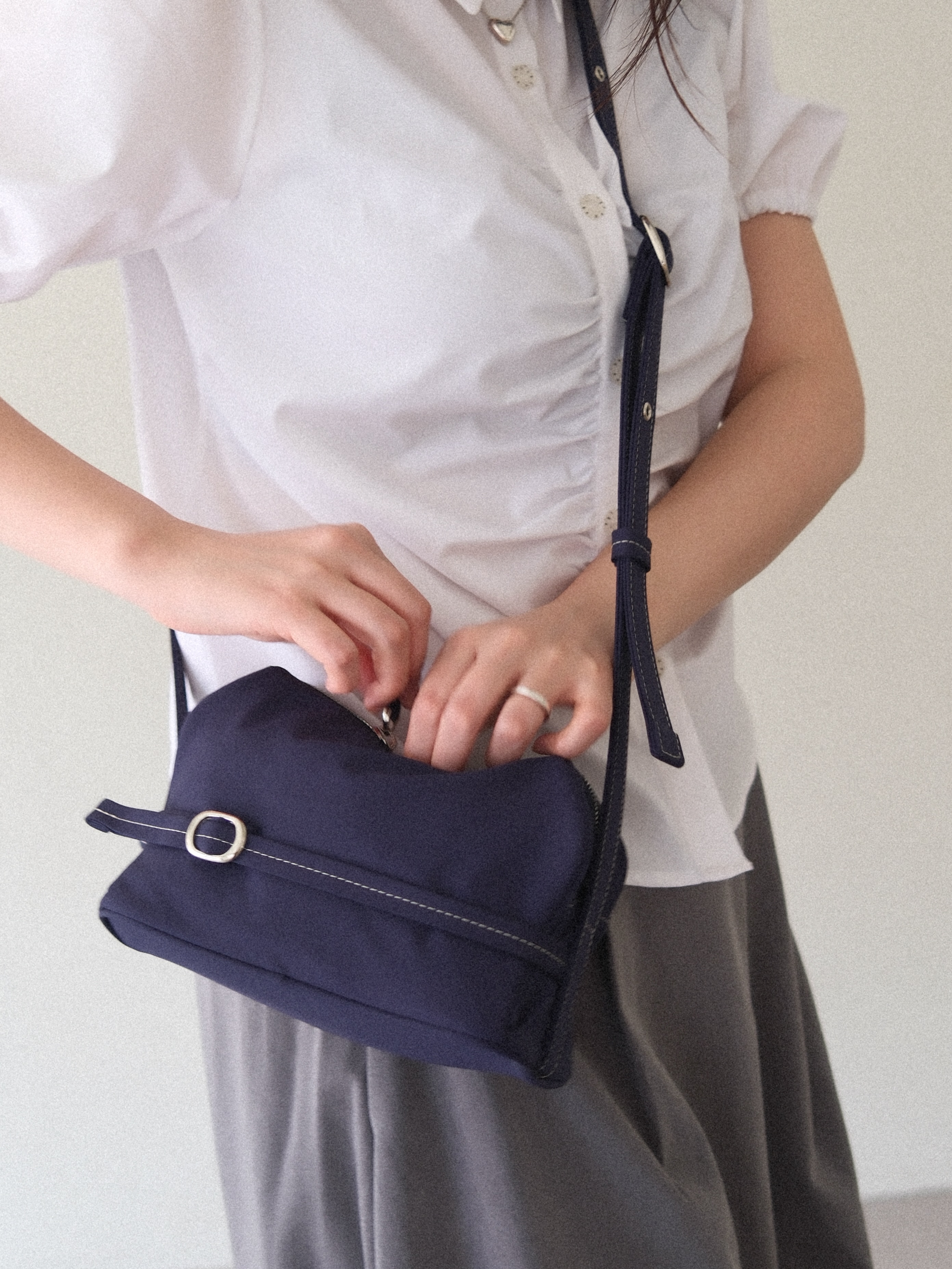 POTY MINI CROSS BAG / NAVY : 혜키